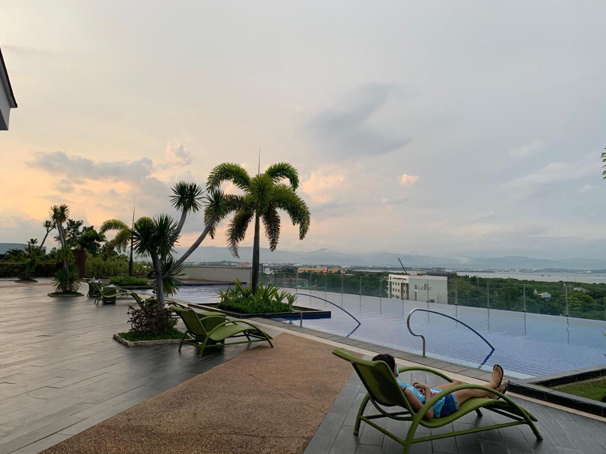 Mactan Newtown Deluxe Island Breeze Apartment Lapu-Lapu City Exterior foto