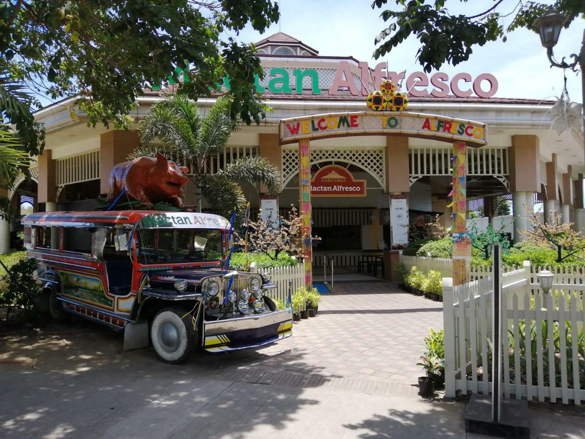 Mactan Newtown Deluxe Island Breeze Apartment Lapu-Lapu City Exterior foto