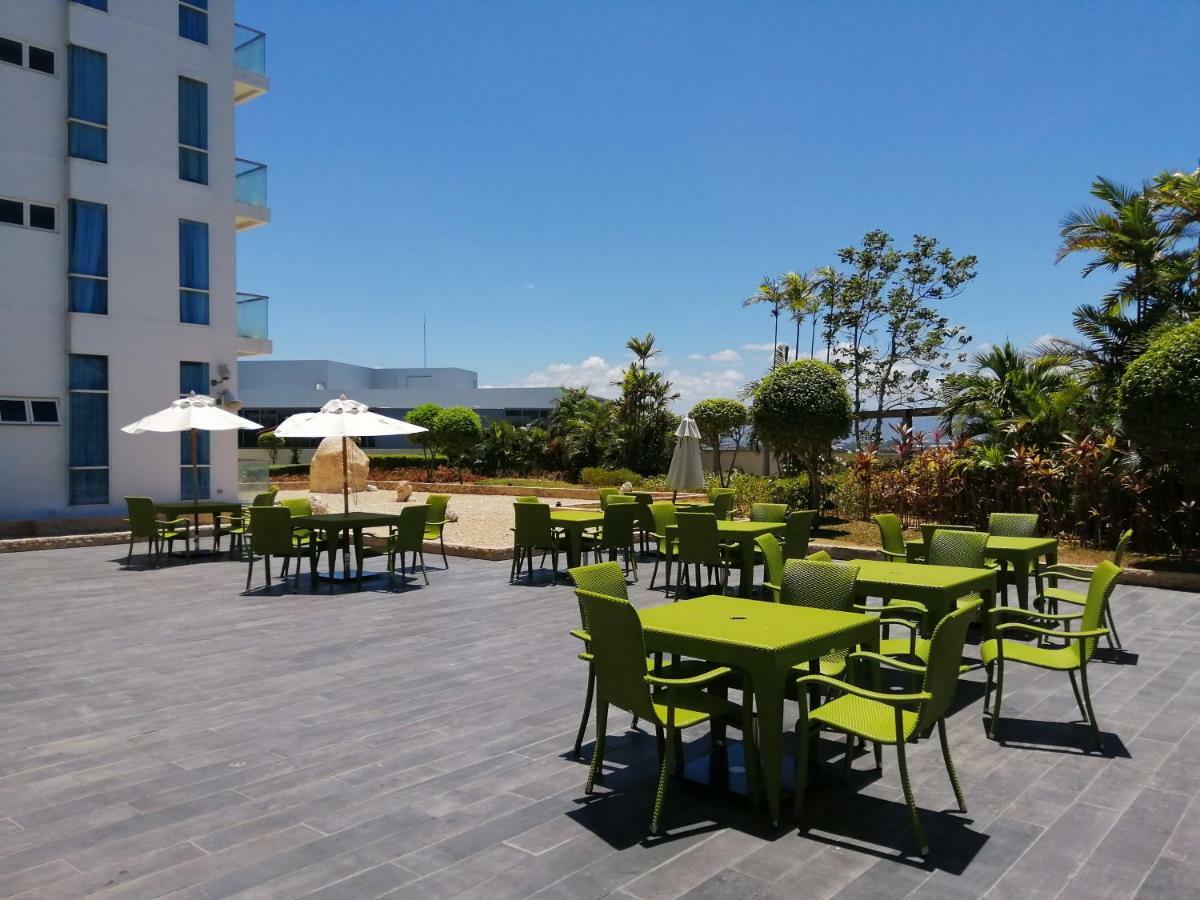 Mactan Newtown Deluxe Island Breeze Apartment Lapu-Lapu City Exterior foto